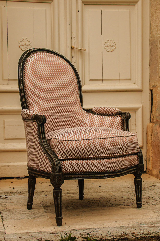 realisation-chaise-fauteuil-motif-chevron-tapissier-decorateur-vienne-86